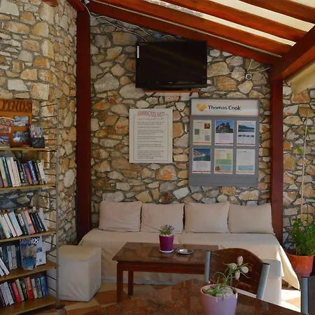 马拉奇别墅公寓式酒店 公寓式酒店 Platanias (Skiathos)