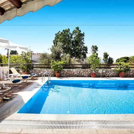 Ξενοδοχείο με διαμερίσματα Maraki 4*