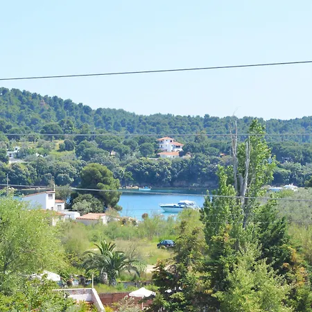 Ξενοδοχείο με διαμερίσματα Maraki