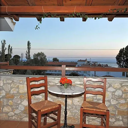 Ξενοδοχείο με διαμερίσματα Maraki 4*