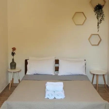 Ξενοδοχείο με διαμερίσματα Maraki Platanias (Skiathos)