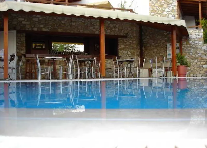 Maraki Aparthotel 3*