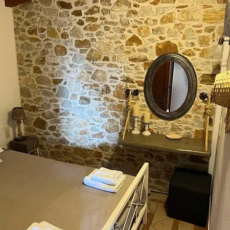 Maraki Aparthotel 3*